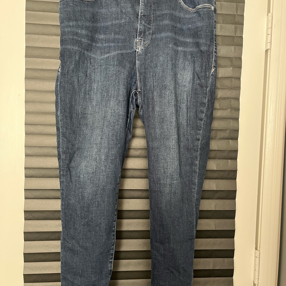 Good American Good Legs Crop Denim